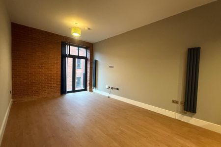 Falcon Street - Photo 4