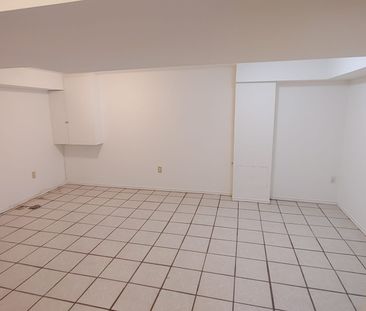 For Lease - 112 Trafalgar Square Unit# Lower, Vaughan, Ontario - Photo 6