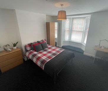 1 bedroom in a house share to rent - Photo 3