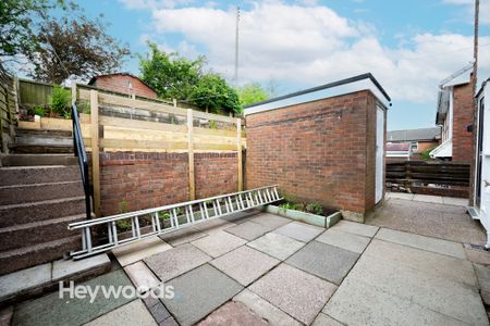 3 bed semi-detached house to rent in Galleys Bank, Kidsgrove, ST7 - Photo 2