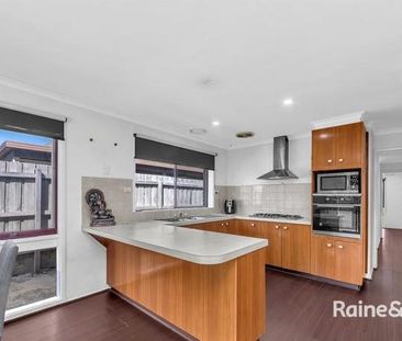 22 Taddor Drive, Cranbourne, VIC 3977 - Photo 2