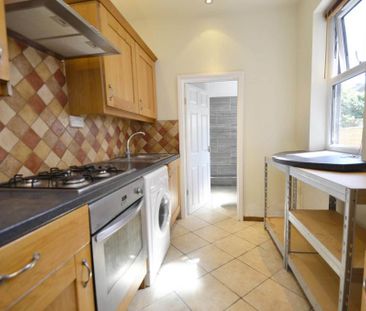 3 bedroom terraced house to rent - Photo 6