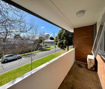 7/23 Paddington Road, Hughesdale, Vic 3166 - Photo 2