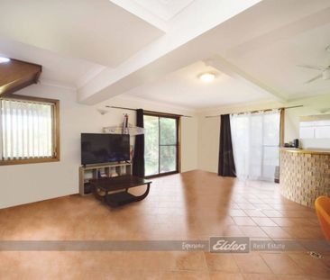 WATERFRONT HOME WITH BREATHTAKING VIEWS. - Photo 3