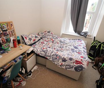 3 bedroom flat to rent - Photo 4