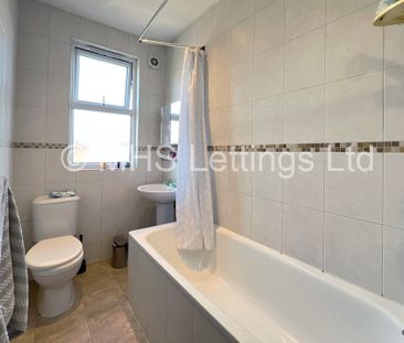 5 Bedroom Mid Terraced House for rent in Ash Road - Photo 2