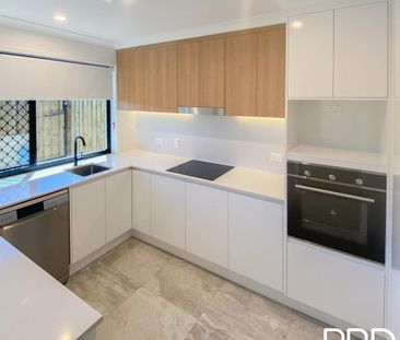 Modern Unit - Photo 6