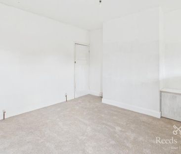 2 bedroom semi-detached house to rent - Photo 5