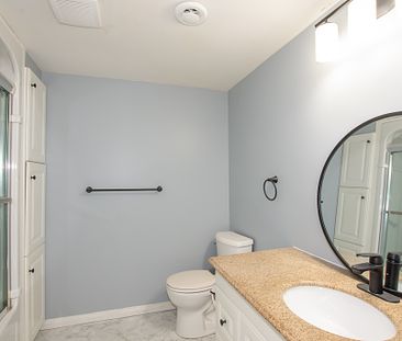 **BEAUTIFUL** 3 Bedroom Lower Unit in Thorold!! - Photo 3