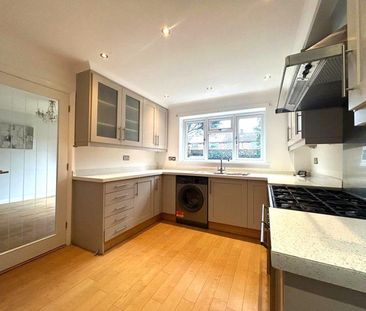 4 bedroom detached house to rent - Photo 4