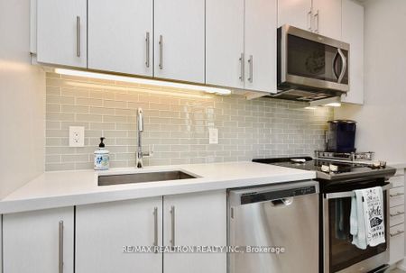 For Lease - 301 Sea Ray Avenue Unit# C404, Innisfil, Ontario - Photo 5