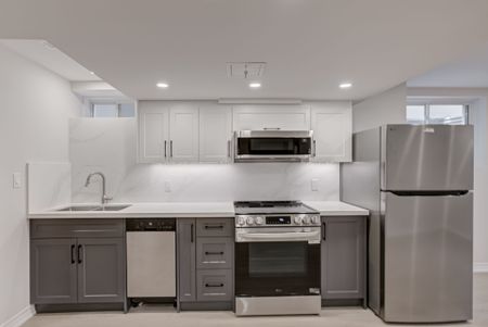 For Lease - 73 Gemini Drive Unit# Lower, Barrie, Ontario - Photo 4