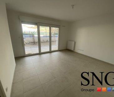 BEAU T3 AVEC TERRASSE ET PARKING - Photo 2