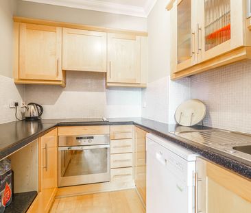 House 12, Linden Square, Grove Avenue, Blackrock, Co Dublin, A94 VX89 - Photo 4