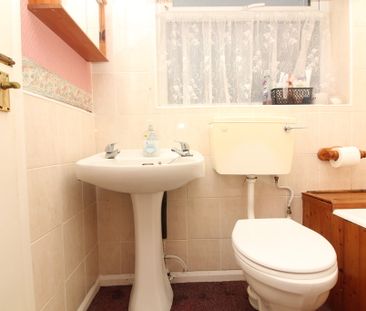 2 Bedroom Mid Terraced House - Photo 3