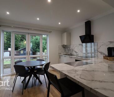 4 bedroom semi-detached house to rent - Photo 2