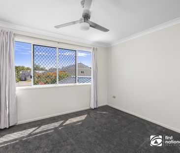 NEWLY RENOVATED THREE BEDROOM TOWNHOUSE IN THORNESIDE - Photo 6