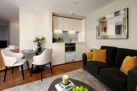 Lovat Lane - Photo 2