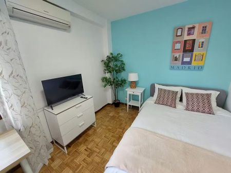 Calle de Añastro, Madrid, Community of Madrid 28033 - Foto 2