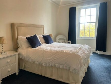 Terraced House to rent on - Photo 5