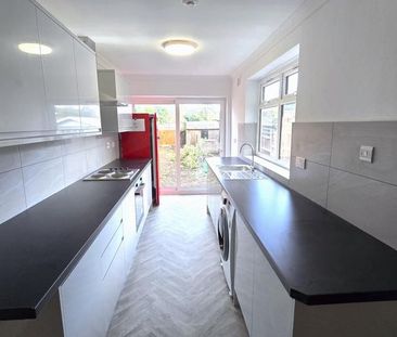 3 bedroom semi-detached house to rent - Photo 6