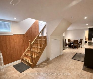 1602 Coram Crescent #Lower - Photo 3