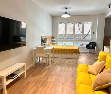 Piso de alquiler en Carrer D'espronceda, El Clot - Photo 2