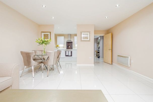 Churchill Way, Cardiff - Photo 1