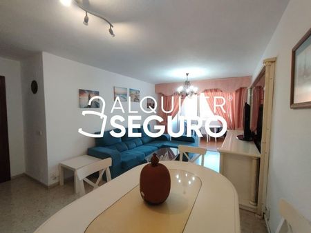 Alquiler de piso en Calle Margarita - Photo 3