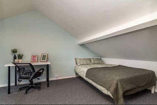 Spare Room - Bills Included Student Property, LN5 - Photo 1