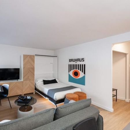 Appartement Meublé Moderne à Louer – Centre-Ville de Montréal - Photo 4