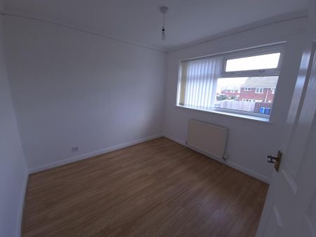 3 bedroom terraced house to rent - Photo 4