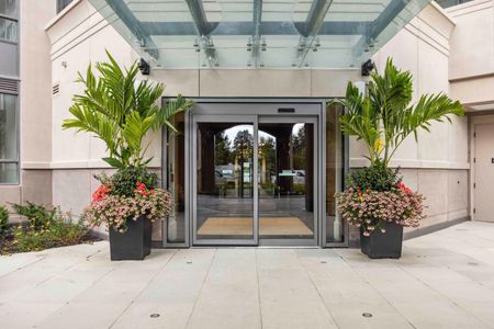 For Lease - 2075 King Road Unit# 405, King, Ontario - Photo 3