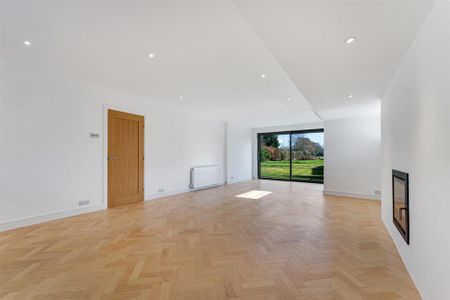 4 bedroom detached house to rent - Photo 4