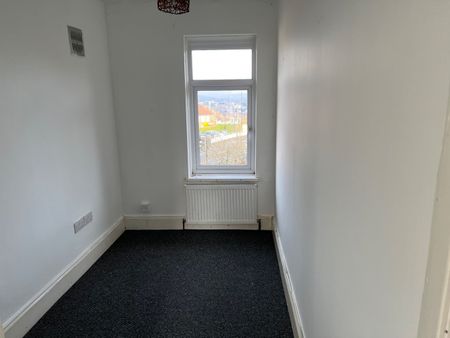 3 Bed Semi-Detached House, Daresbury Road, S2 - Photo 4