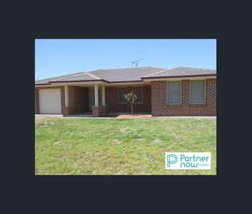 Three Bedroom Home in Hillvue - Photo 6