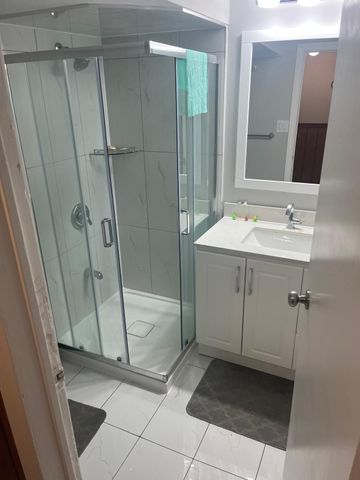 For Lease - 7 Schubert Crescent, Brampton, Ontario - Photo 2