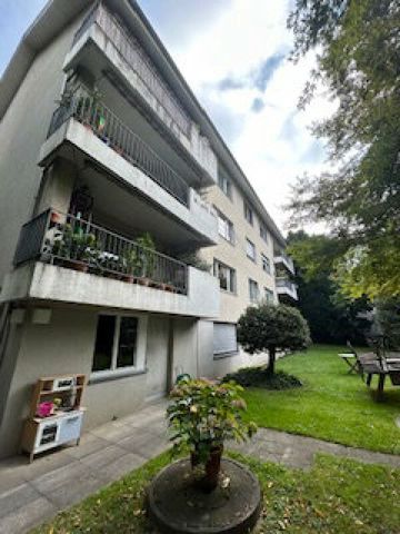 An ruhiger, zentraler Lage vermieten wir diese wunderschöne Wohnung - Foto 2