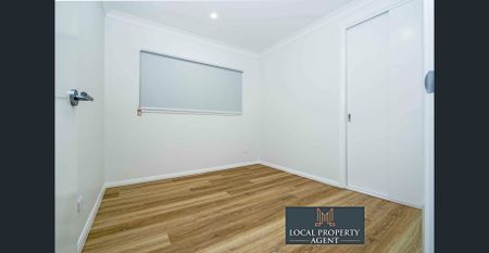 NEAR-NEW 4 BEDROOM DUPLEX MASTERPIECE – MOVE IN BEFORE CHRISTMAS! - Photo 5