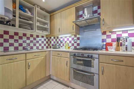 2 bedroom apartment to rent - Photo 3