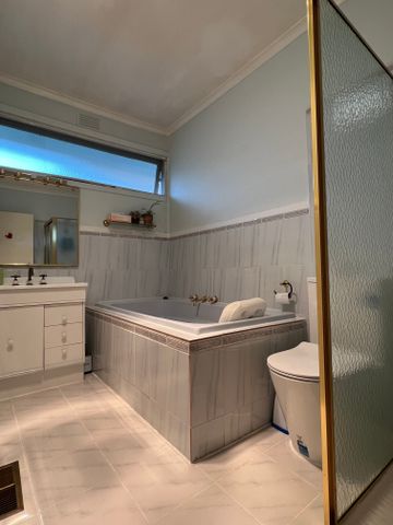 Glen Waverley - Photo 3