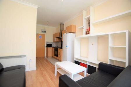 Studio to rent - Photo 2