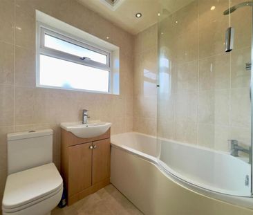 3 bedroom detached bungalow to rent - Photo 6