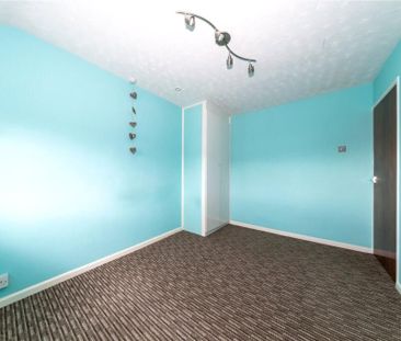 Hilary Avenue, Portsmouth - Photo 3