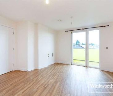 Finchley Road, London, NW11 - Photo 2