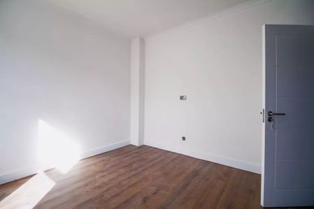 7 Bed Terraced House, High Road, NW10 - Photo 5