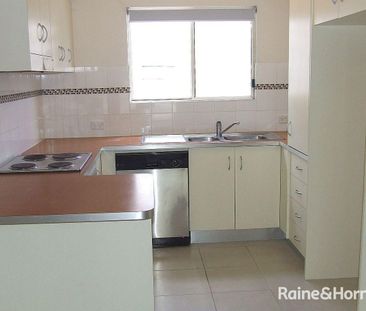 Air-Conditioned, Spacious Two Bedroom Unit - Photo 4