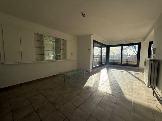 Appartement te huur - Photo 1