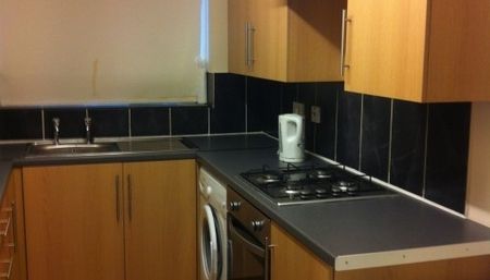 Fabulous new 3 storey town house, 4 double bedrooms - Photo 3