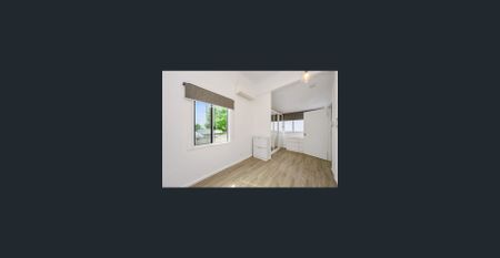 Delightful Three Bedroom Cottage in a Sought-After Townsville Location - Photo 3